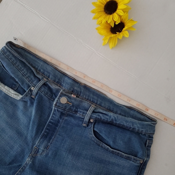 LEVI'S JEANS BERMUDAS SHORTS - Picture 7 of 10